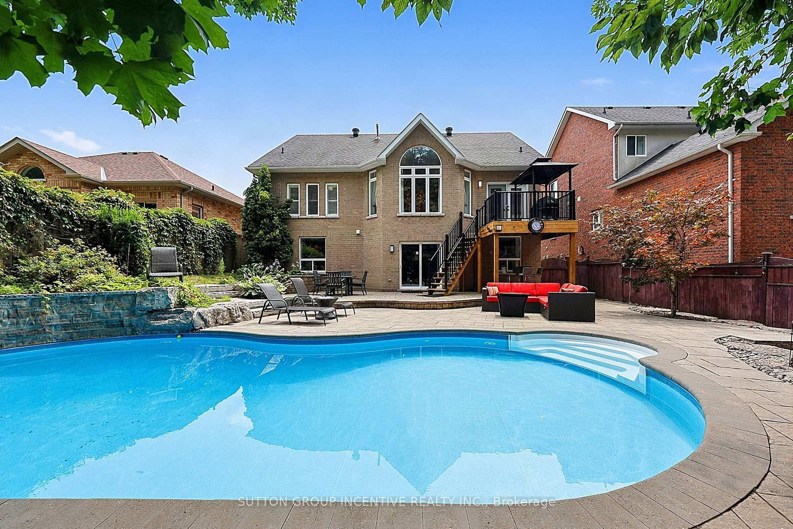 102 CUMMING Drive • Barrie, ON photo 8