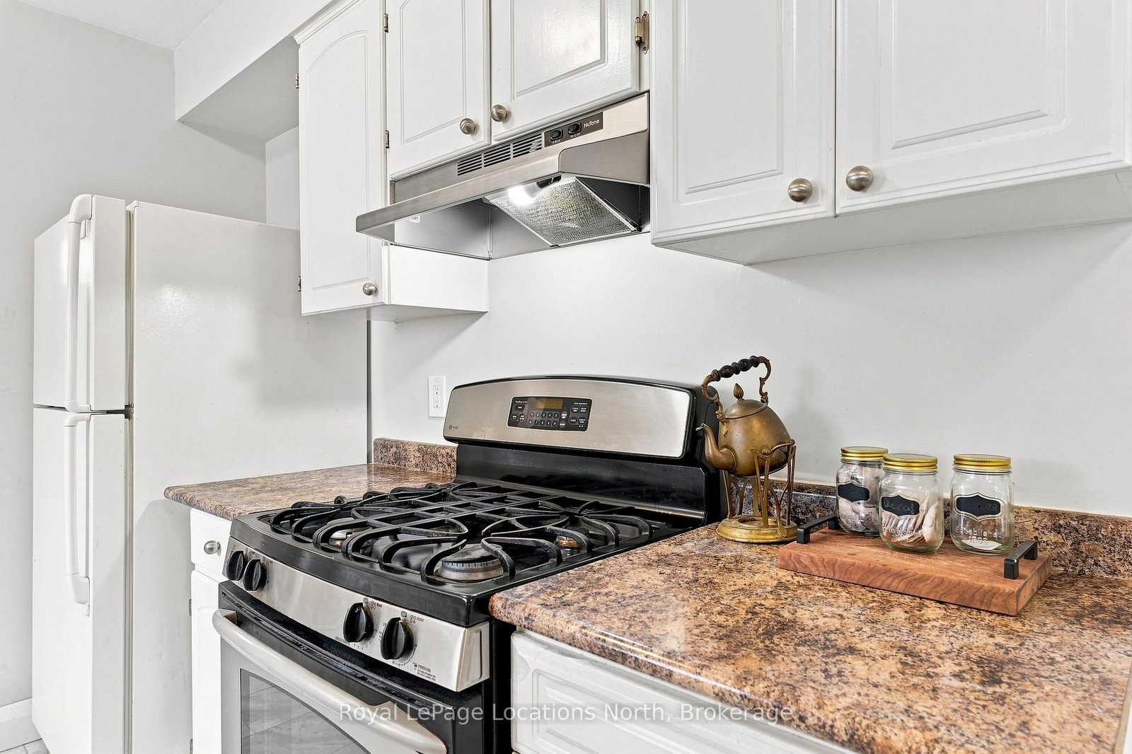 32 Courtice Crescent • Collingwood, ON photo 12