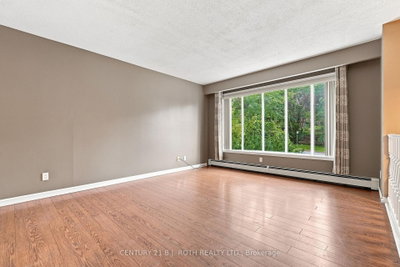 195 North Street E • Orillia, ON photo 3