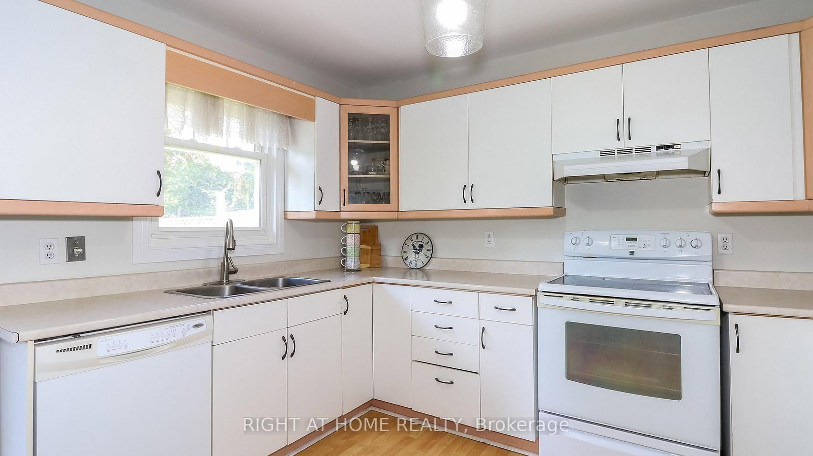 70 Kinzie Lane • Barrie, ON photo 10