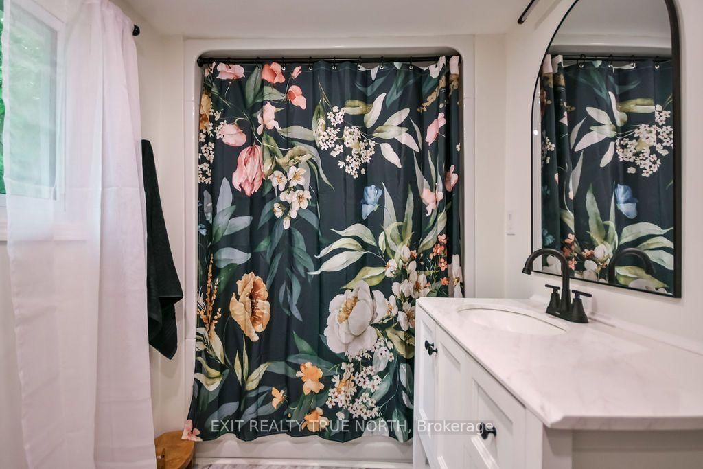 27 Nida Drive • Tiny, ON photo 16