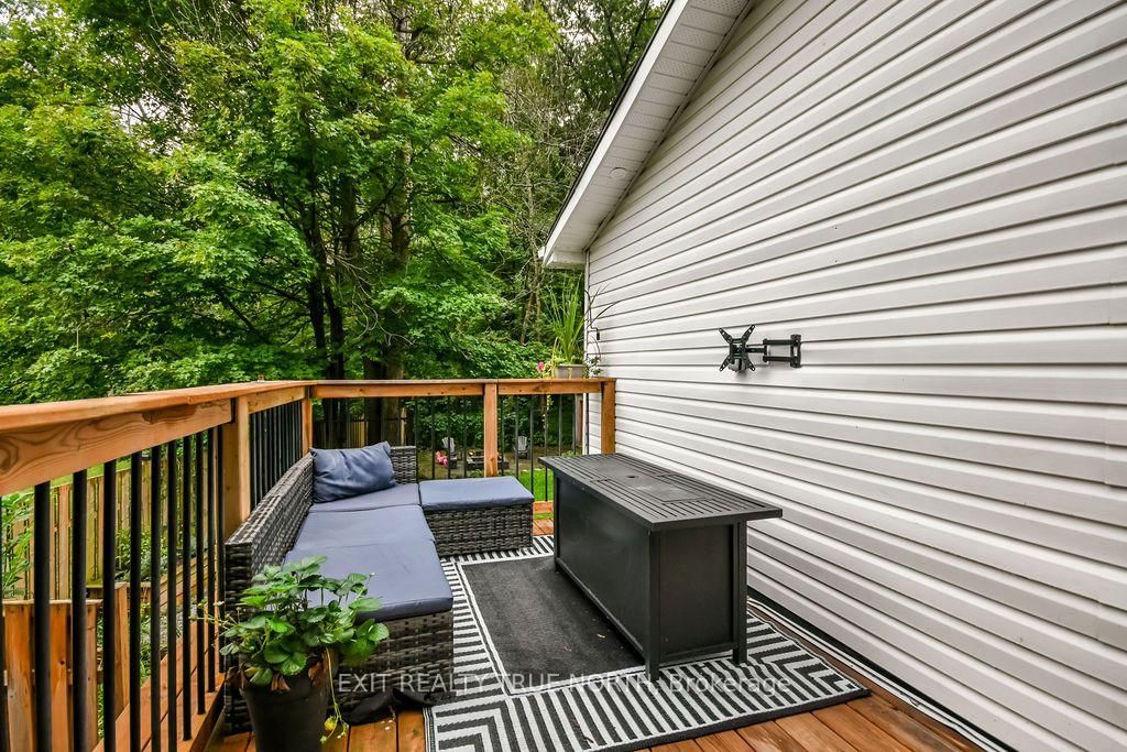 27 Nida Drive • Tiny, ON photo 3