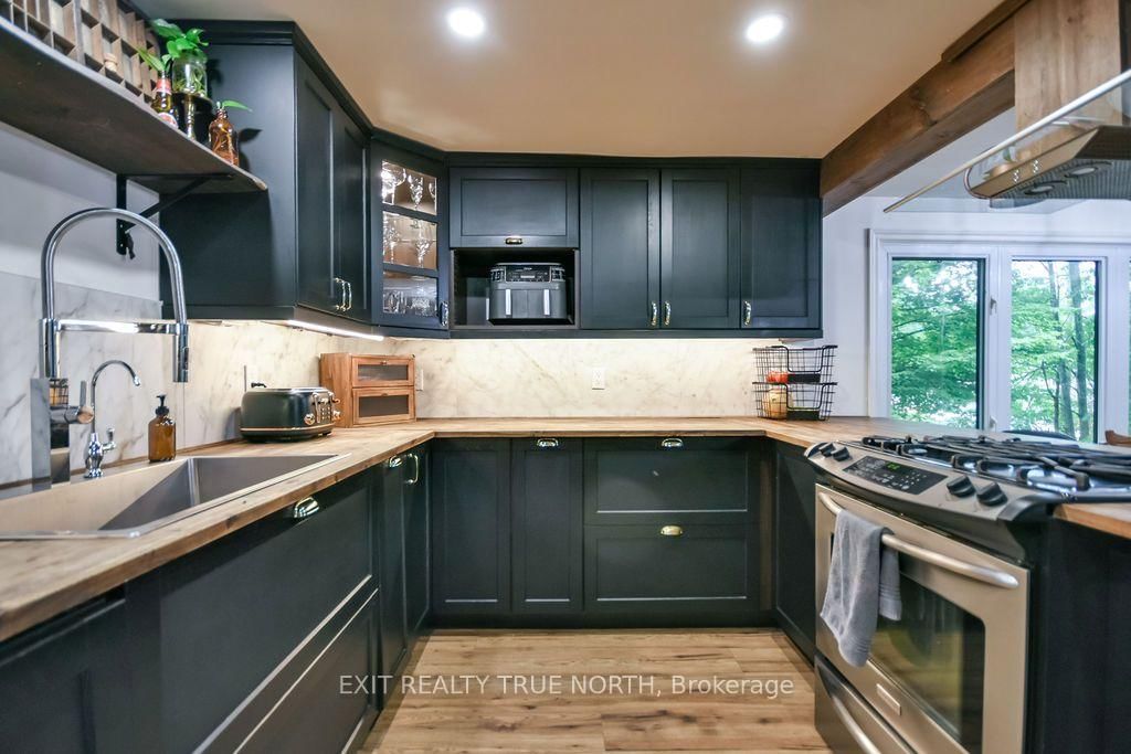 27 Nida Drive • Tiny, ON photo 7
