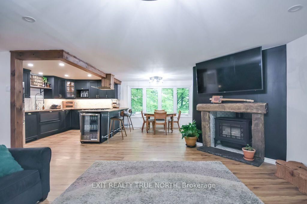 27 Nida Drive • Tiny, ON photo 8