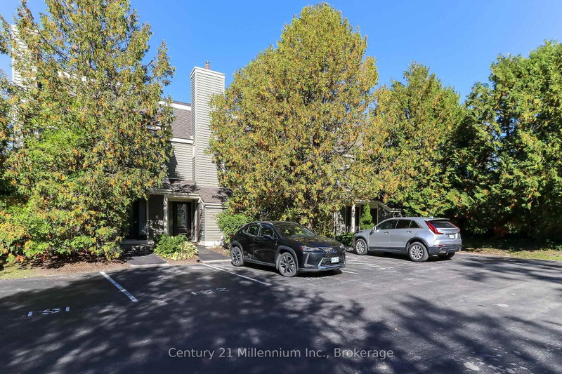 194 Escarpment Crescent