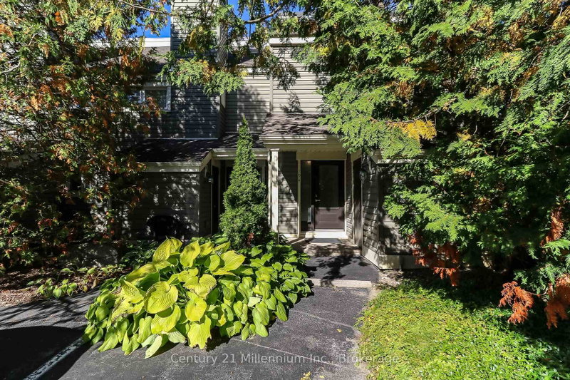 194 Escarpment Crescent