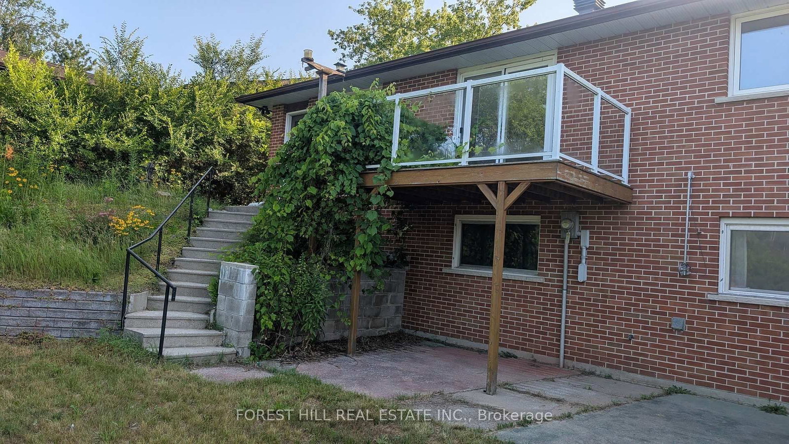 144 Miller Drive • Barrie, ON photo 3