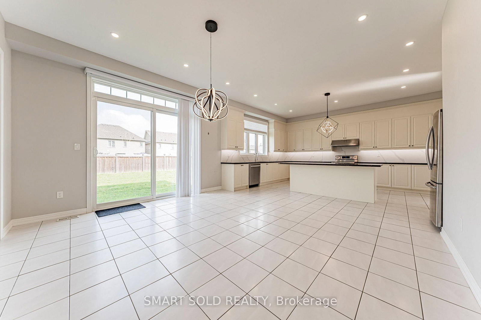 56 Redmond Crescent • Springwater, ON photo 10