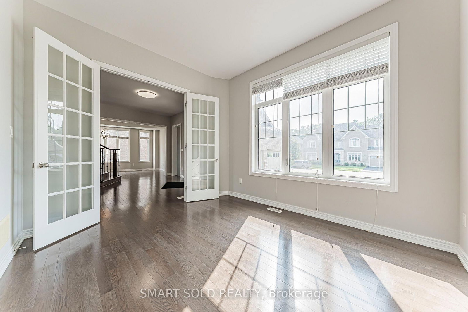 56 Redmond Crescent • Springwater, ON photo 5