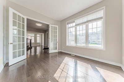 56 Redmond Crescent • Springwater, ON photo 5