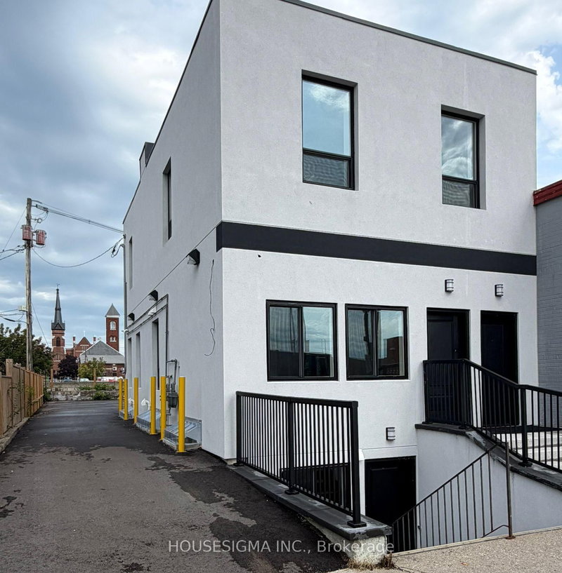 Main Floor Unit - 28 West Street N