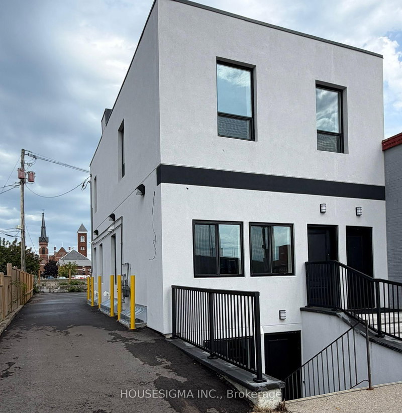 Lower Level Unit - 28 West Street N