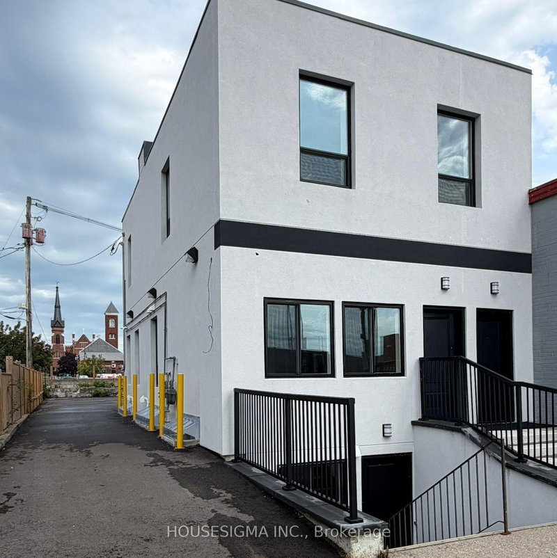 Lower Level Unit - 28 West Street N