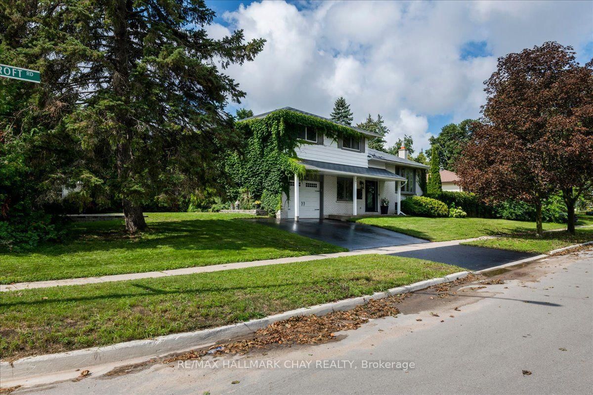 19 Highcroft Road • Barrie, ON photo 1