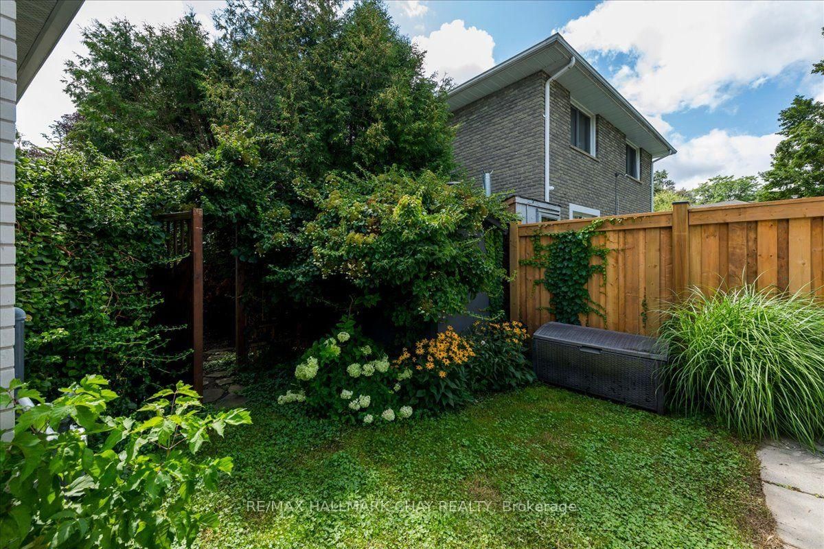 19 Highcroft Road • Barrie, ON photo 35