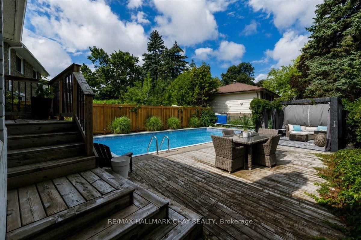 19 Highcroft Road • Barrie, ON photo 39