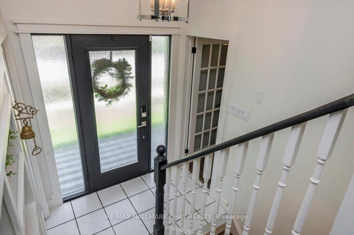 19 Highcroft Road • Barrie, ON photo 4