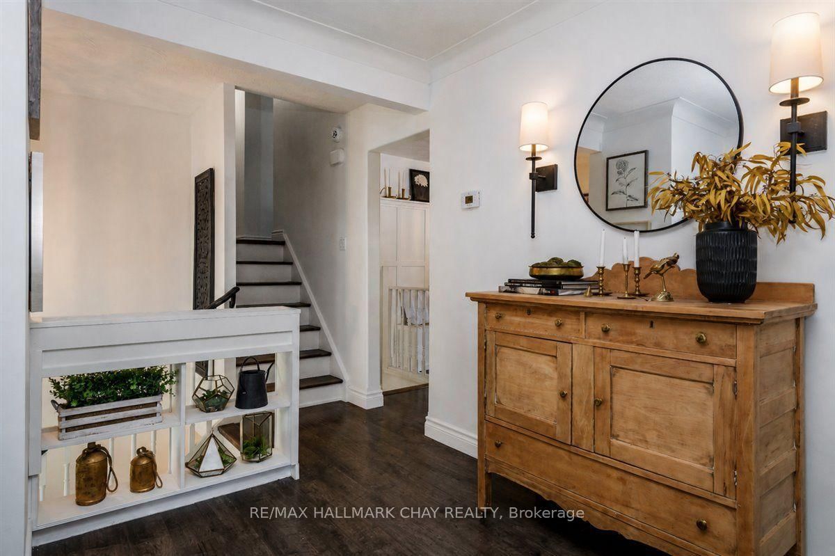 19 Highcroft Road • Barrie, ON photo 5