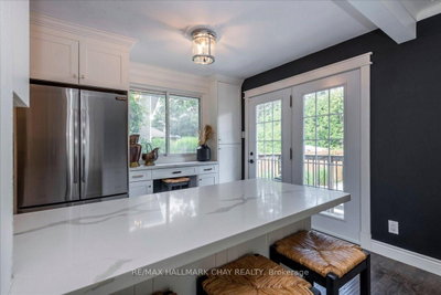 19 Highcroft Road • Barrie, ON photo 9