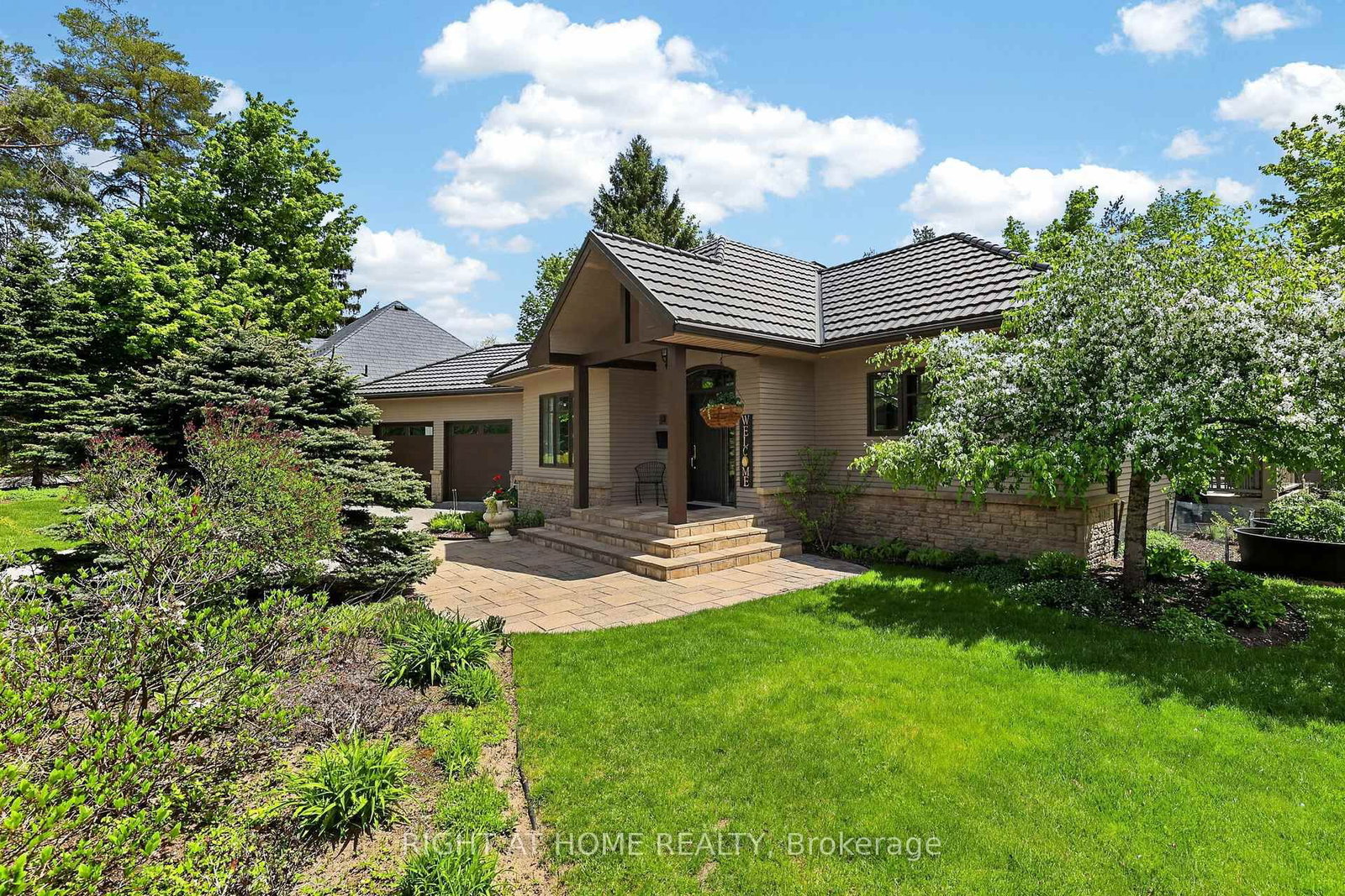 13 Alpine Way • Oro-Medonte, ON photo 1