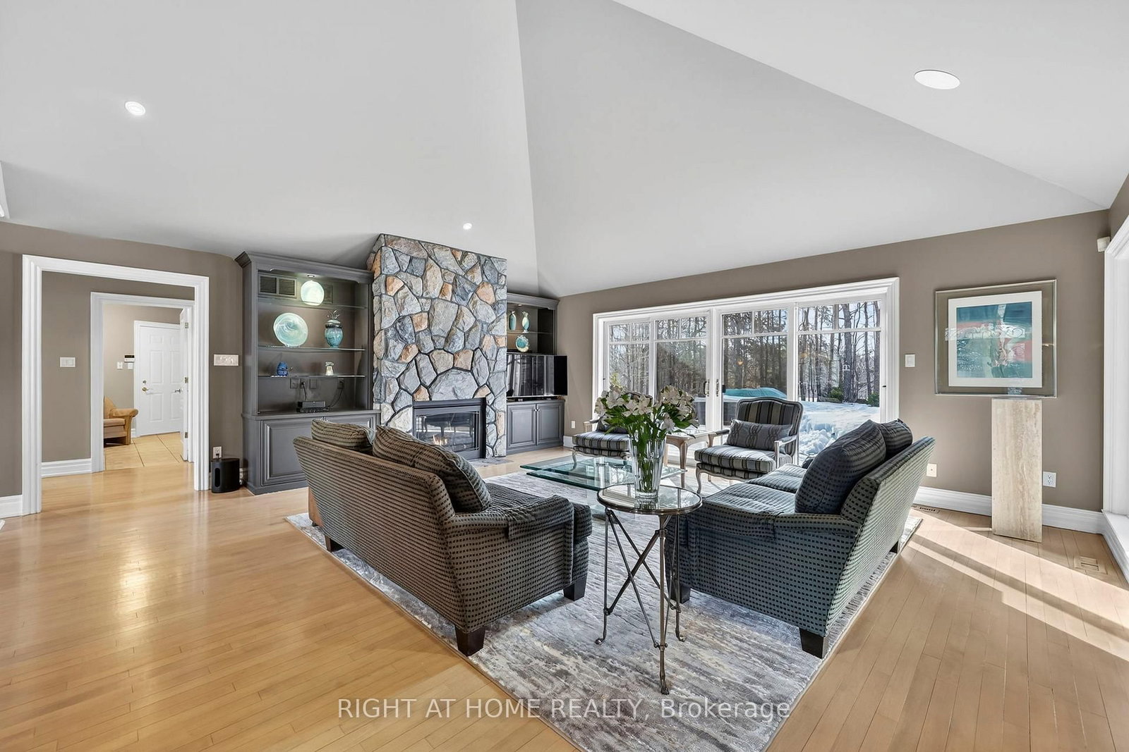 13 Alpine Way • Oro-Medonte, ON photo 11