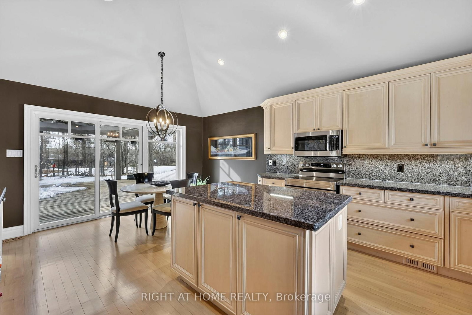 13 Alpine Way • Oro-Medonte, ON photo 15