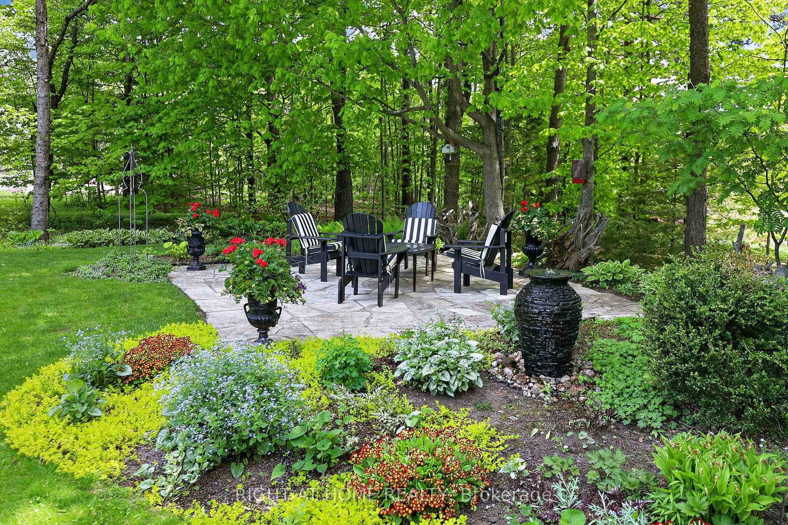 13 Alpine Way • Oro-Medonte, ON photo 37