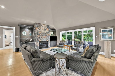 13 Alpine Way • Oro-Medonte, ON photo 9