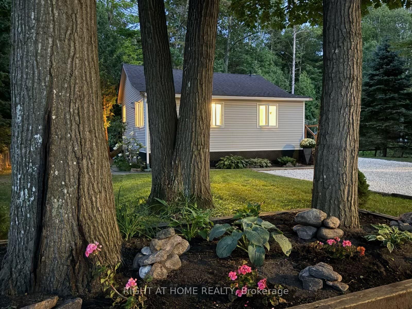 605 Oxbow Park Drive • Wasaga Beach, ON photo 1