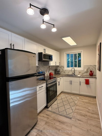 605 Oxbow Park Drive • Wasaga Beach, ON photo 4