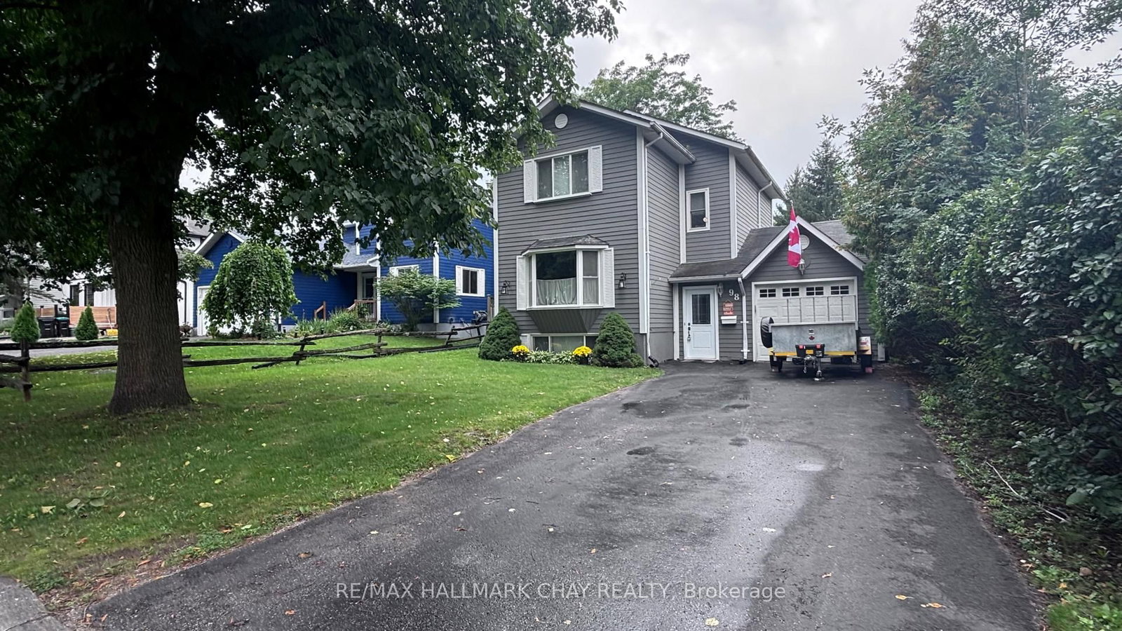 98 Elizabeth Street • Barrie, ON photo 1