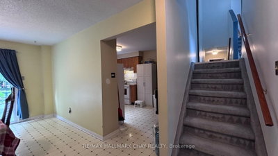 98 Elizabeth Street • Barrie, ON photo 8