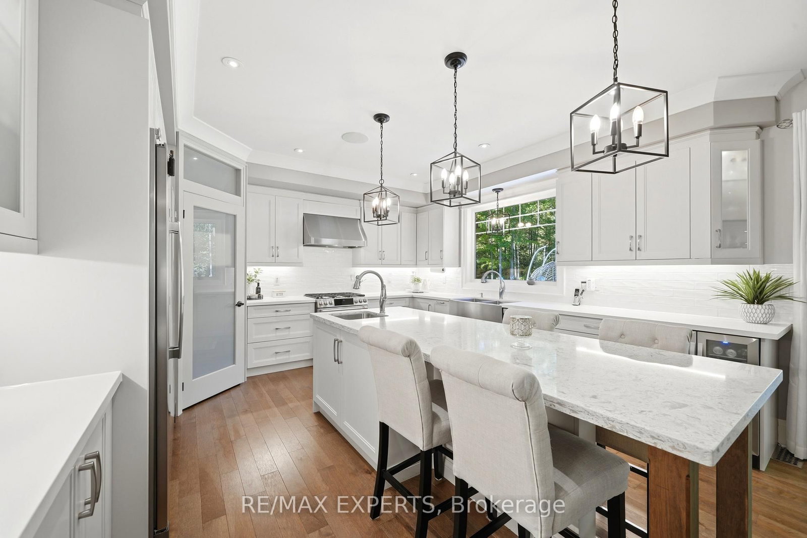 48 Marni Lane • Springwater, ON photo 10