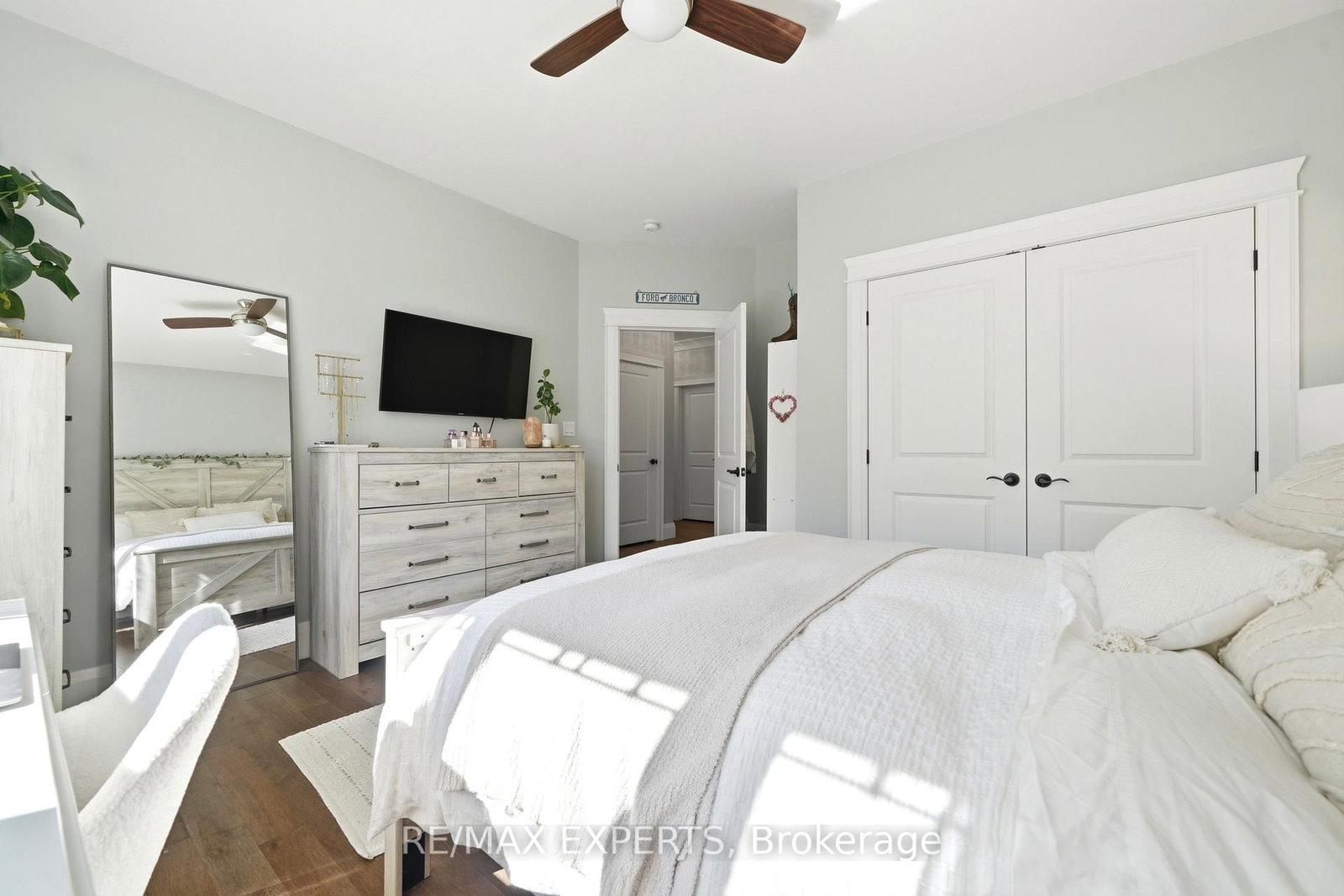 48 Marni Lane • Springwater, ON photo 22
