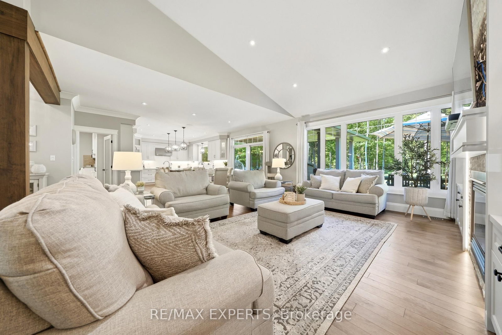 48 Marni Lane • Springwater, ON photo 8
