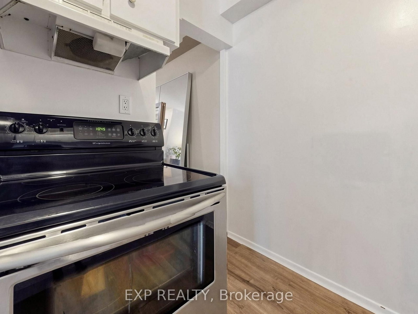 89 Donald Street • Barrie, ON photo 35