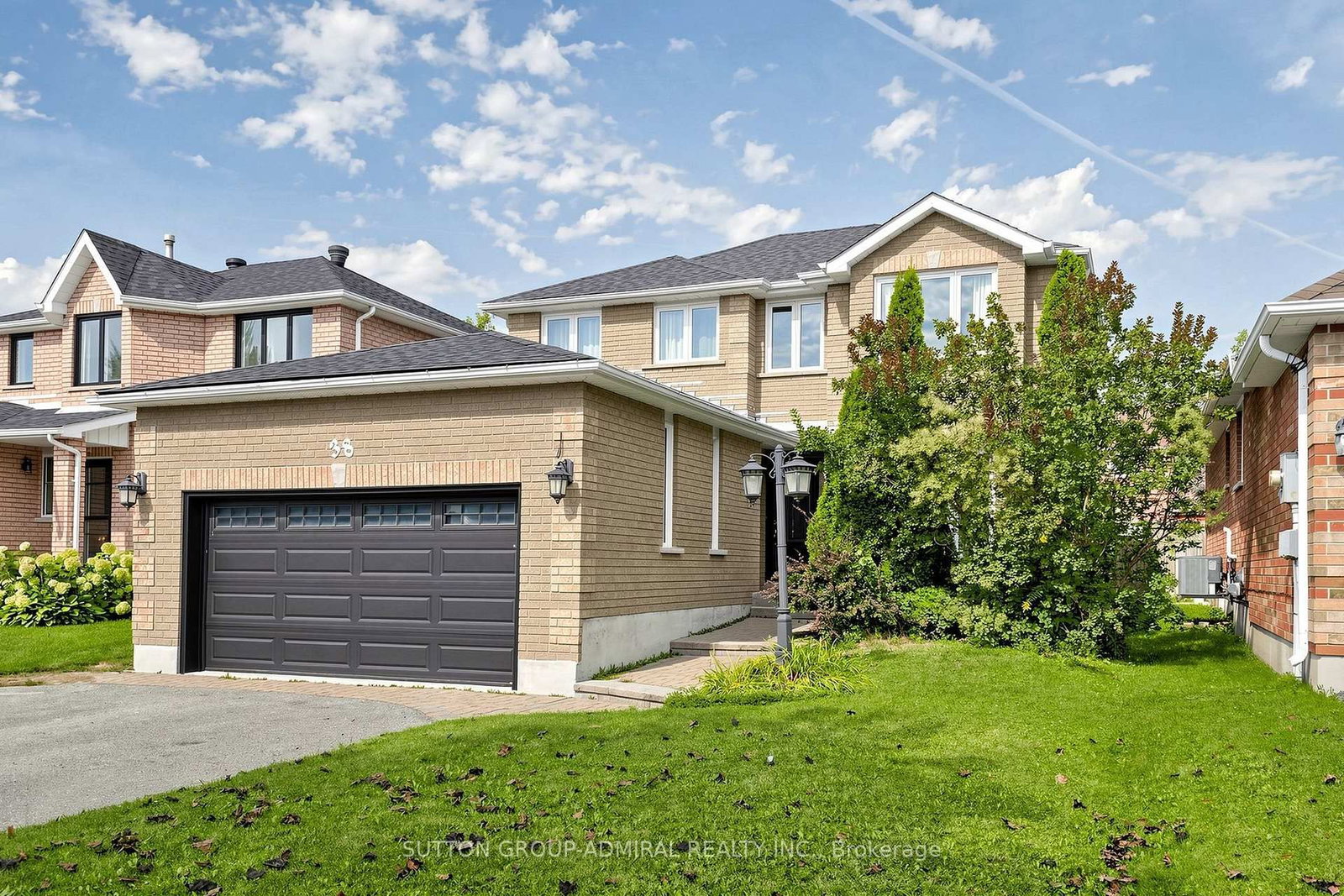 38 Felt Crescent • Barrie, ON photo 3