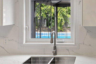 38 Felt Crescent • Barrie, ON photo 8