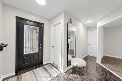 38 Felt Crescent • Barrie, ON photo 9