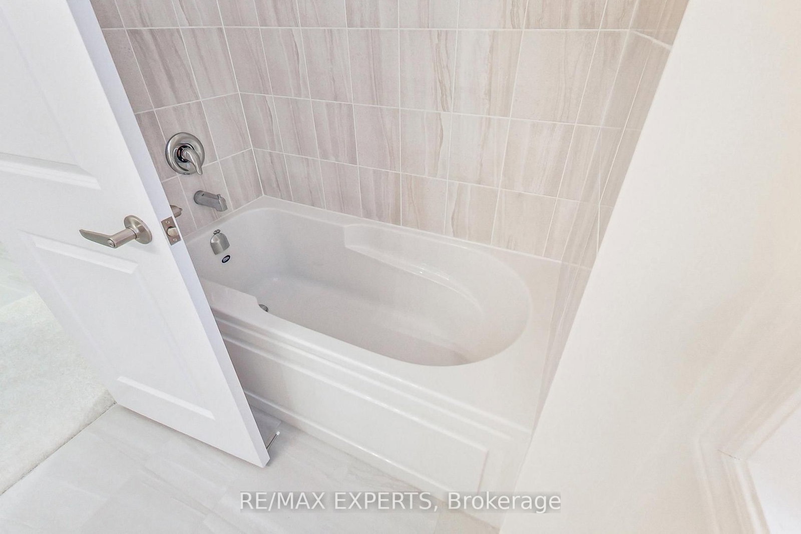 62 Season Crescent • Wasaga Beach, ON photo 38