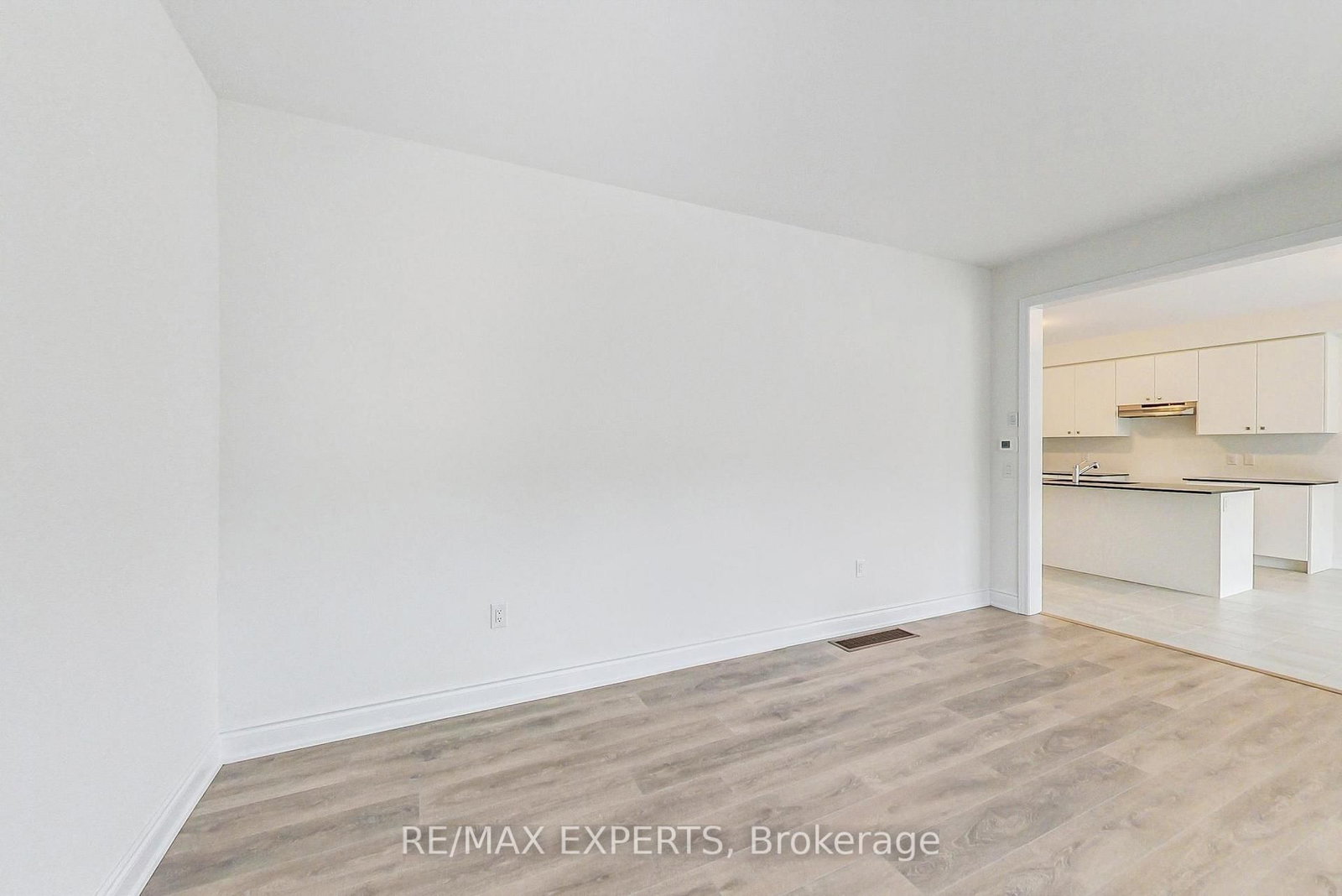 62 Season Crescent • Wasaga Beach, ON photo 9
