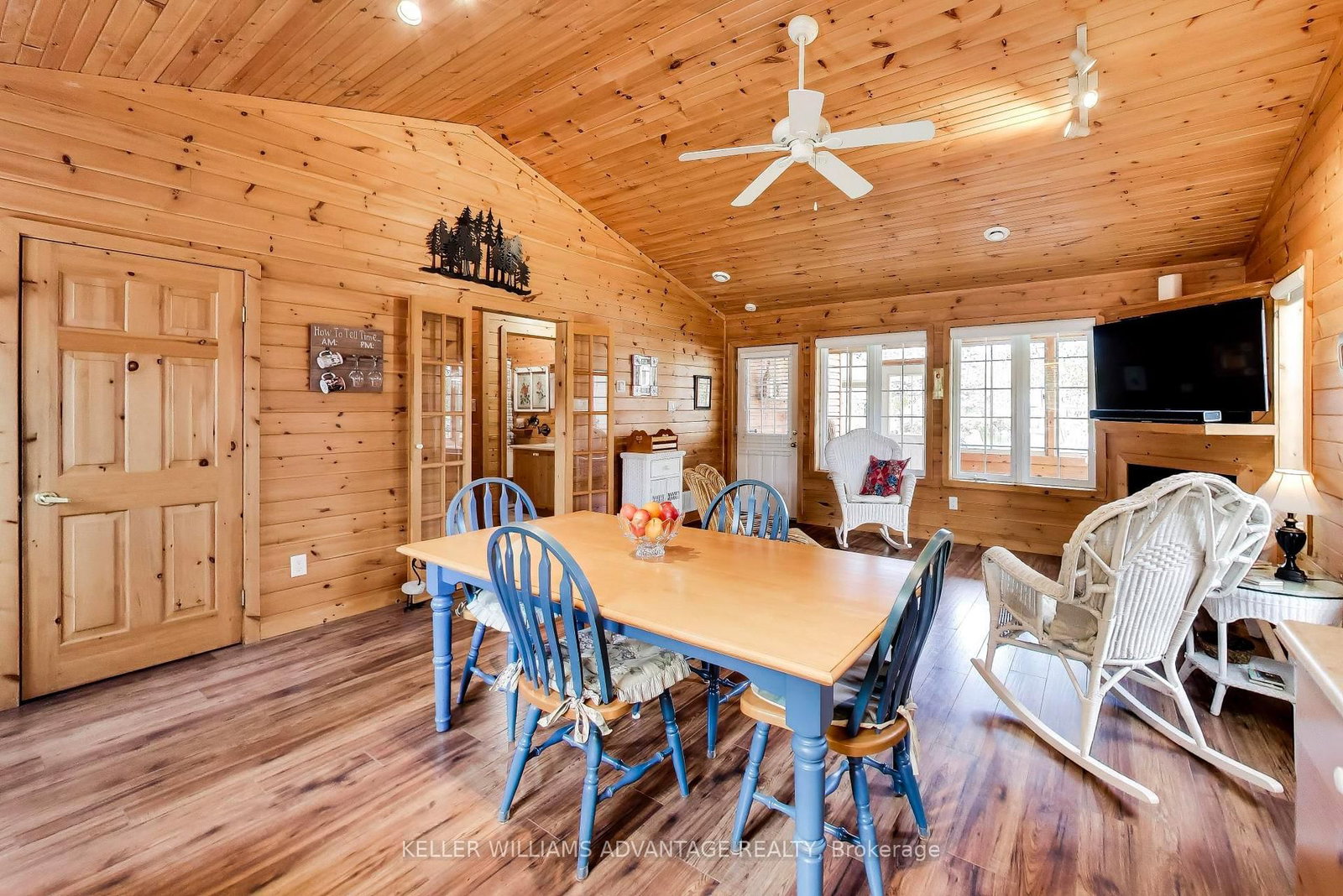 10 Cabin Crescent • Wasaga Beach, ON photo 11