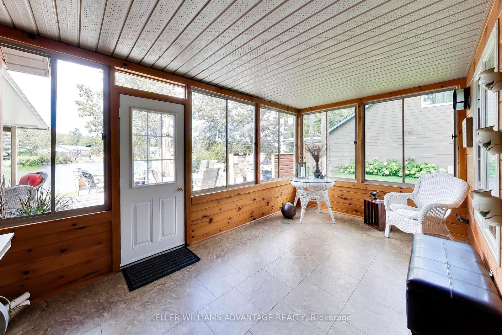 10 Cabin Crescent • Wasaga Beach, ON photo 14