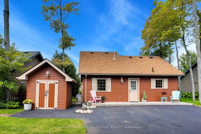10 Cabin Crescent • Wasaga Beach, ON photo 4