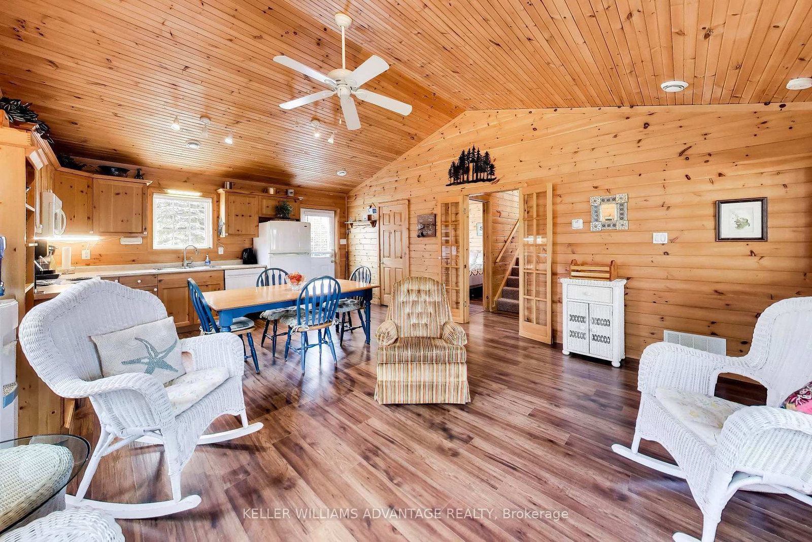 10 Cabin Crescent • Wasaga Beach, ON photo 8