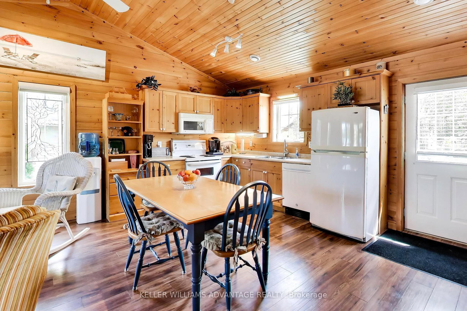 10 Cabin Crescent • Wasaga Beach, ON photo 9
