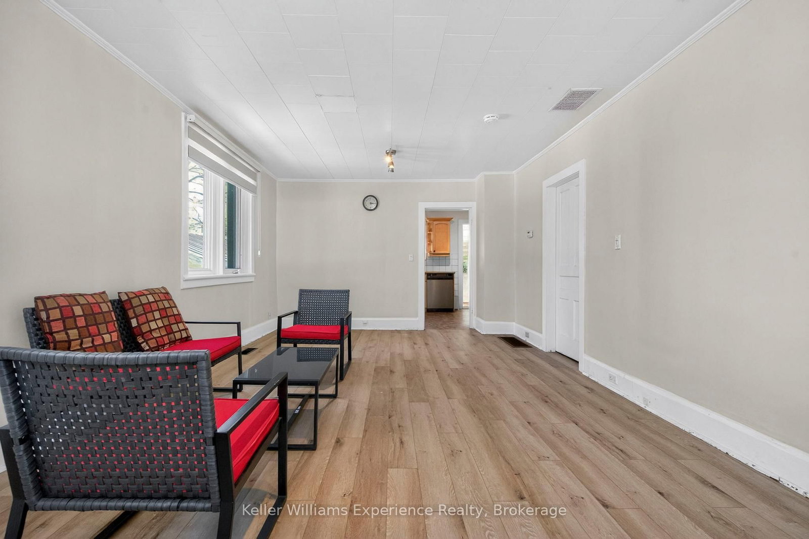 239 Oak Street • Clearview, ON photo 11