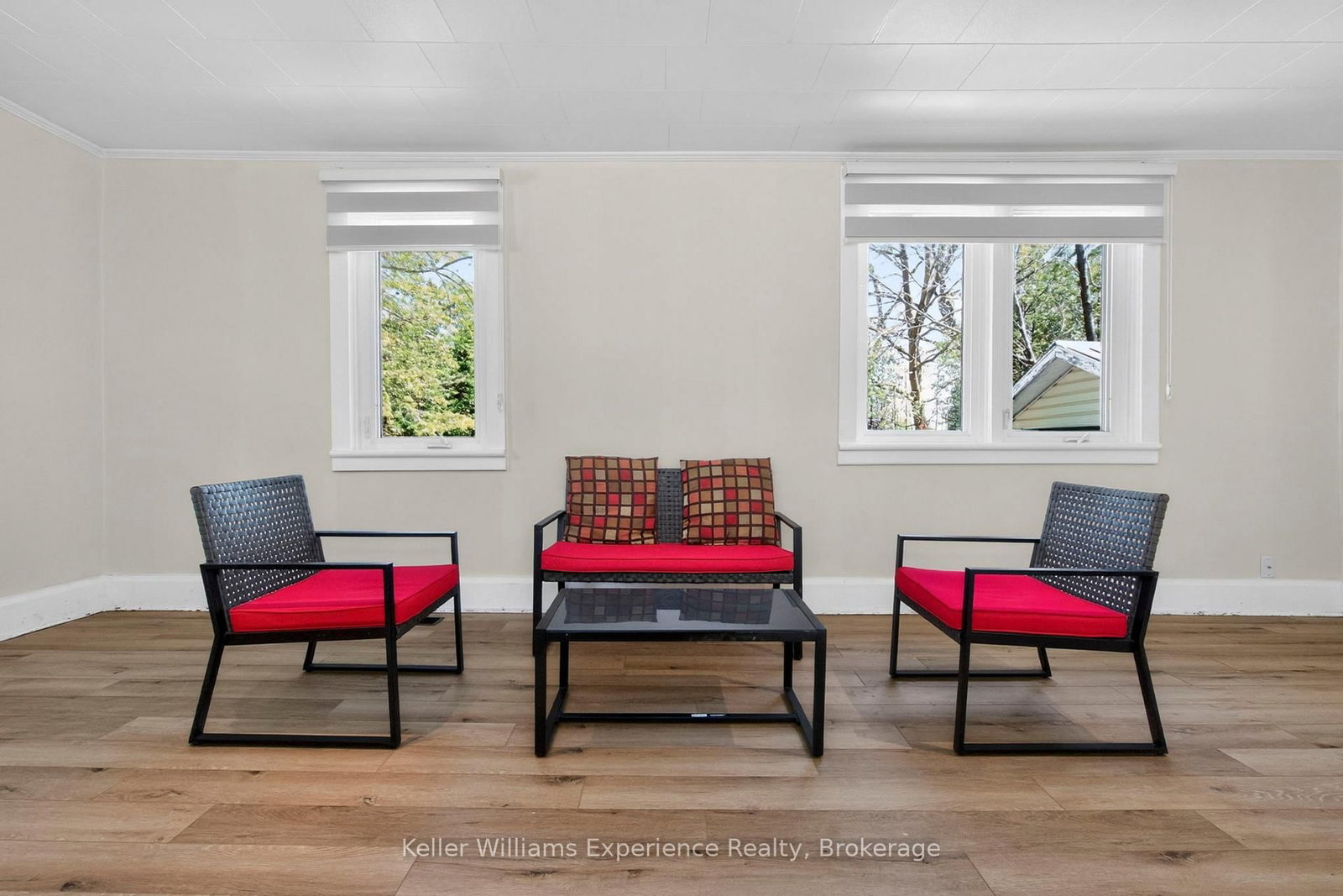239 Oak Street • Clearview, ON photo 12