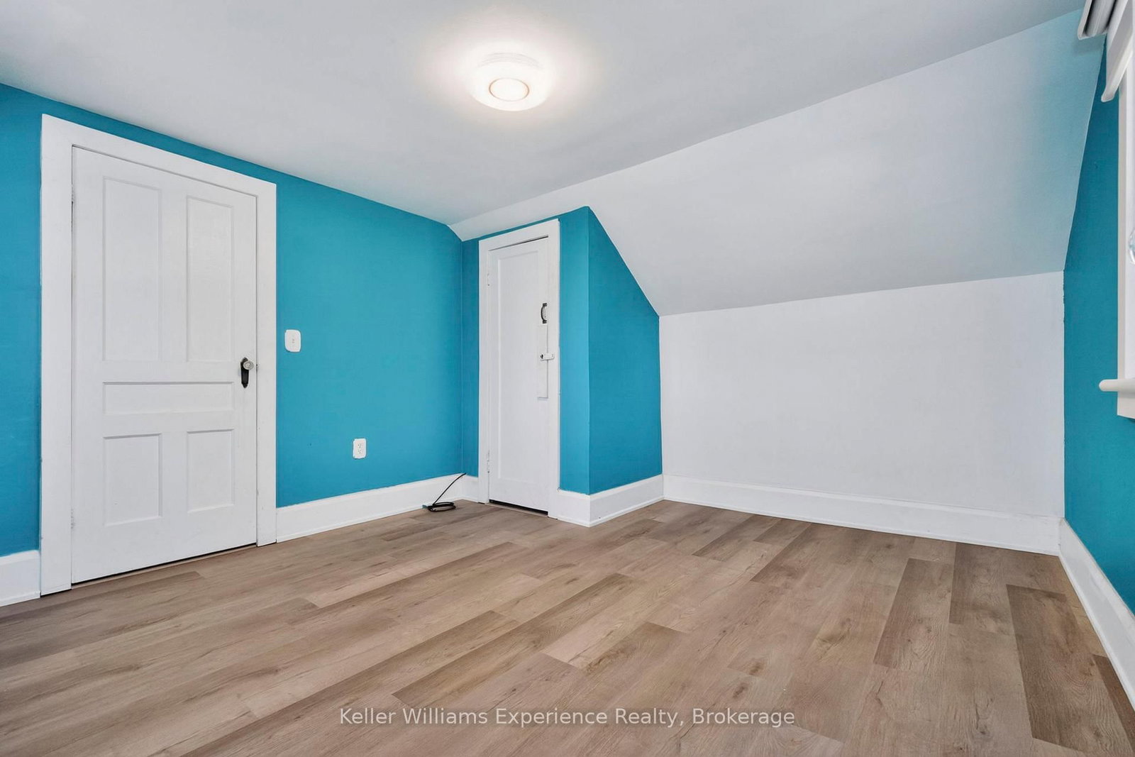 239 Oak Street • Clearview, ON photo 32