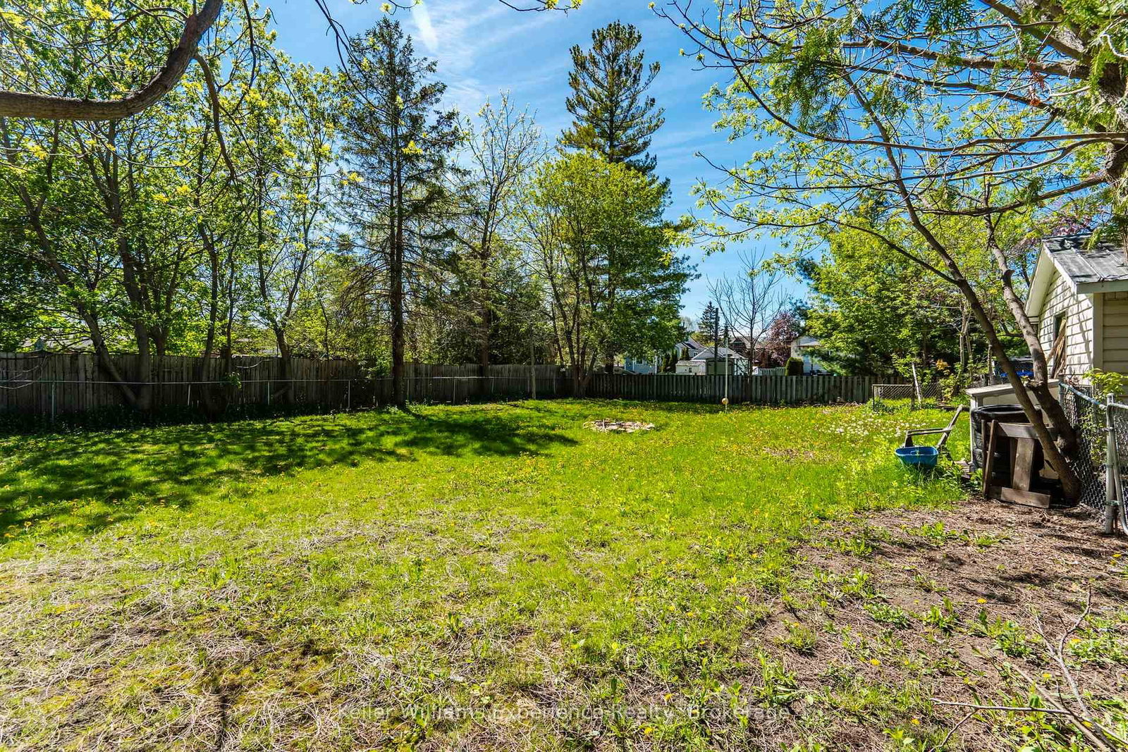 239 Oak Street • Clearview, ON photo 40